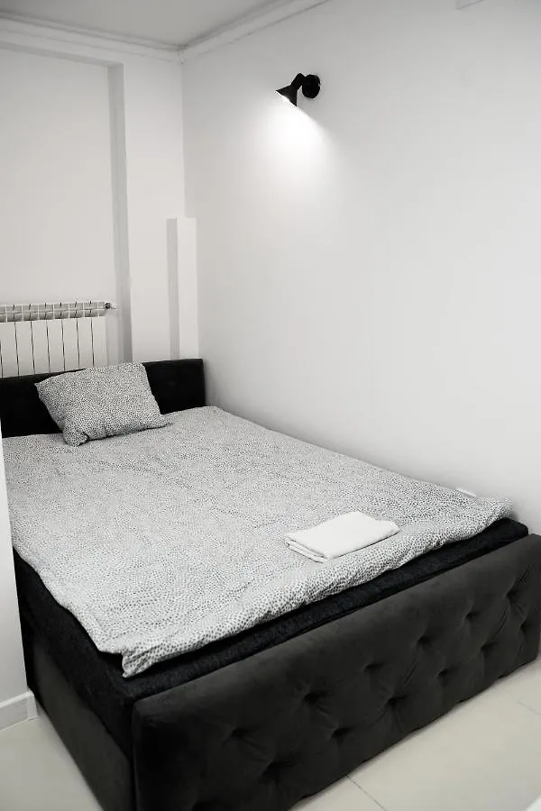 Good Night Otel Varşova